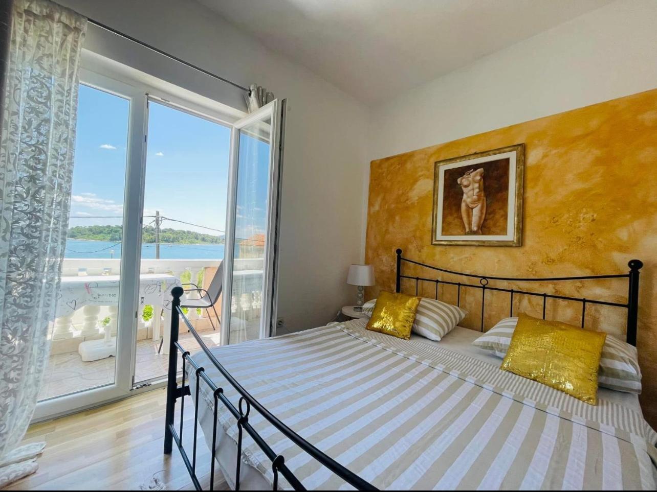 Apartments Esperanza Pašman Eksteriør bilde