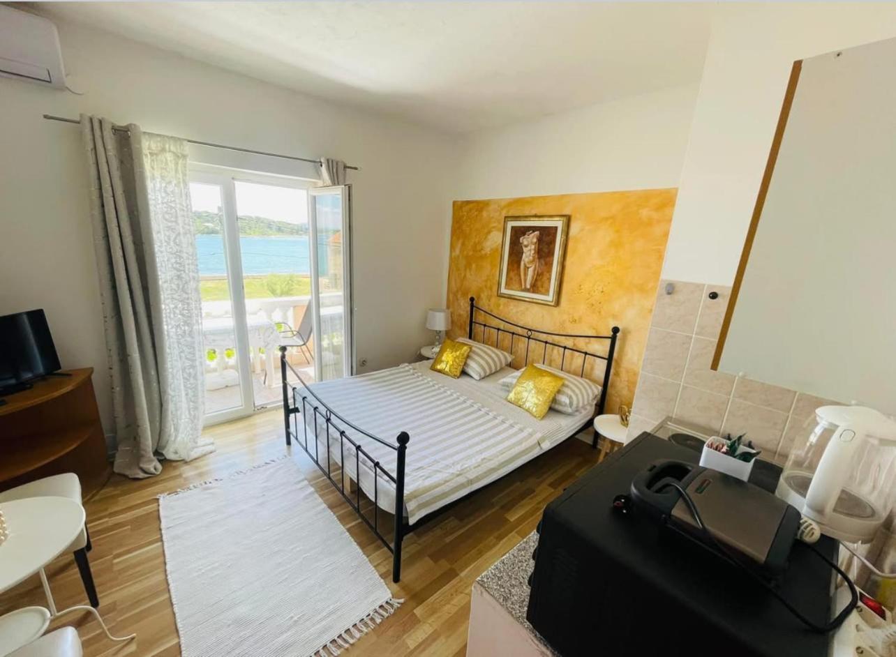 Apartments Esperanza Pašman Eksteriør bilde