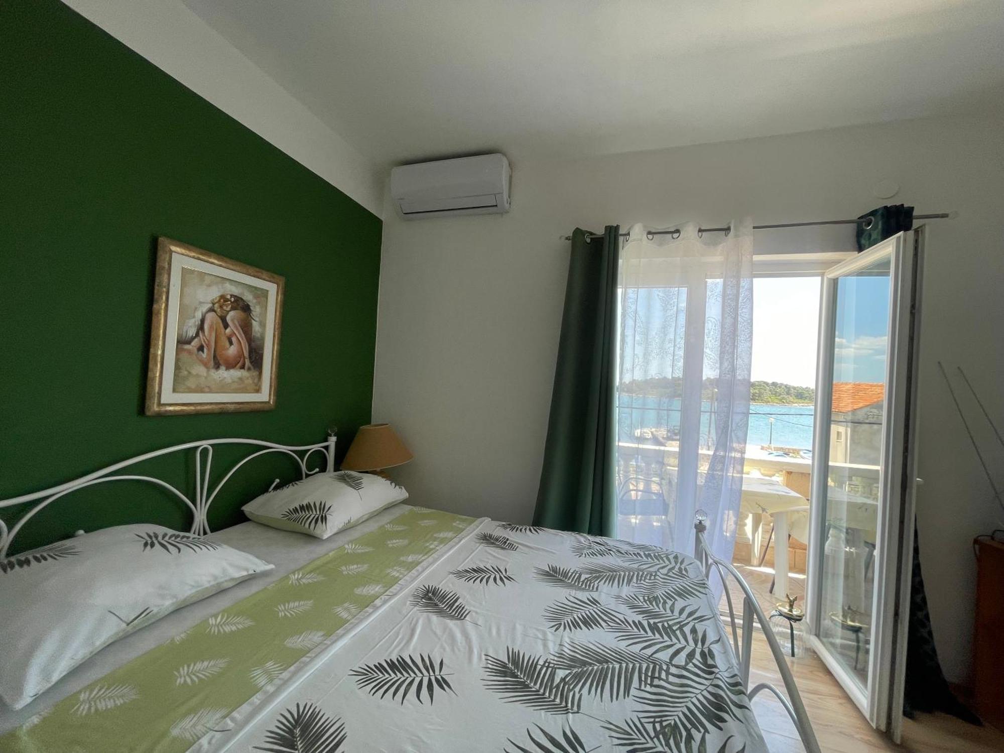 Apartments Esperanza Pašman Eksteriør bilde