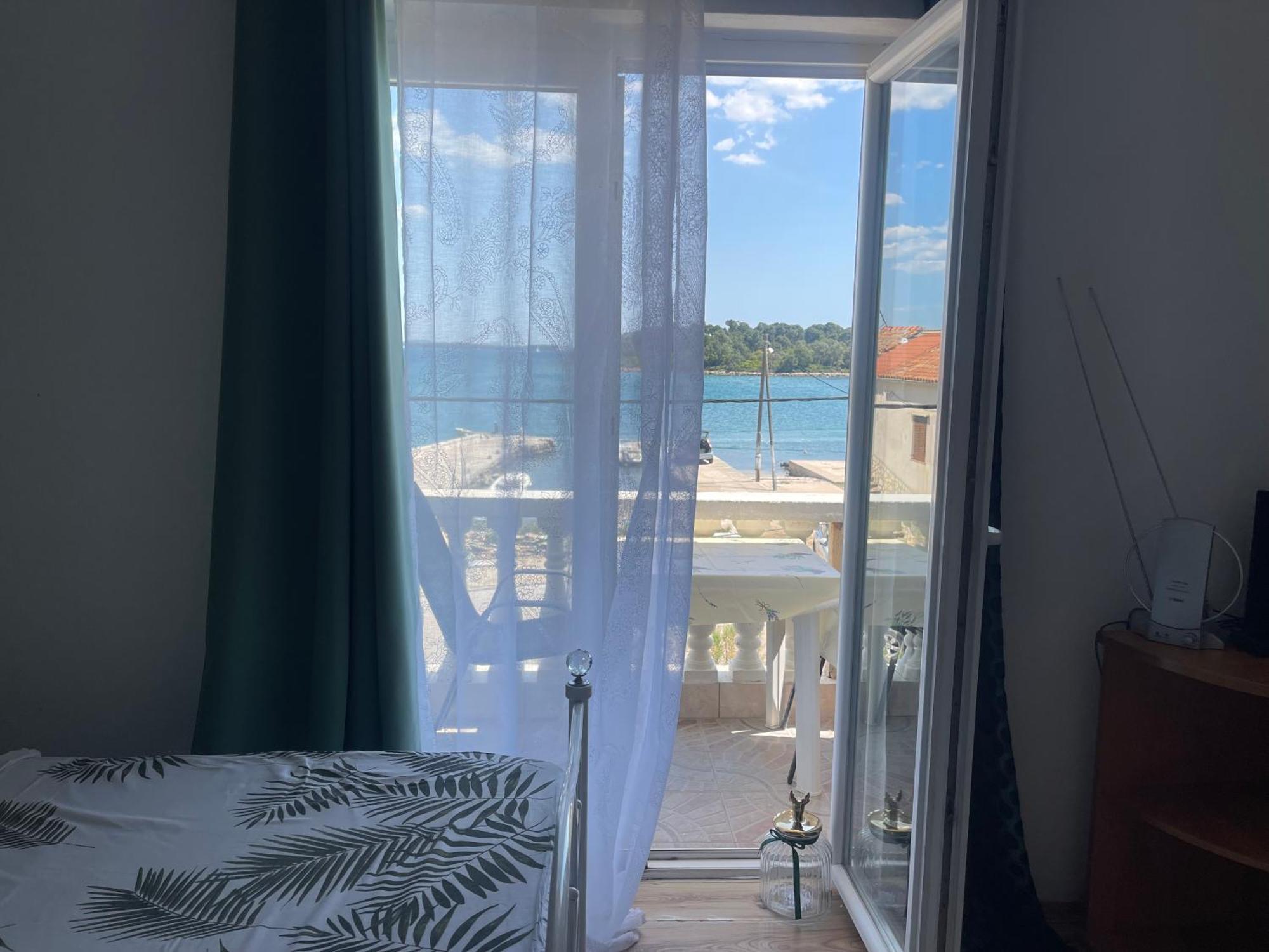 Apartments Esperanza Pašman Eksteriør bilde
